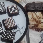 μπράουνις με αβοκάντο και χαρουπάλευρο 8 mamameli