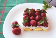 δροσερό-γλυκό-με-ανθότυρο-και-μαρμελάδα-φράουλα-12 mamameli